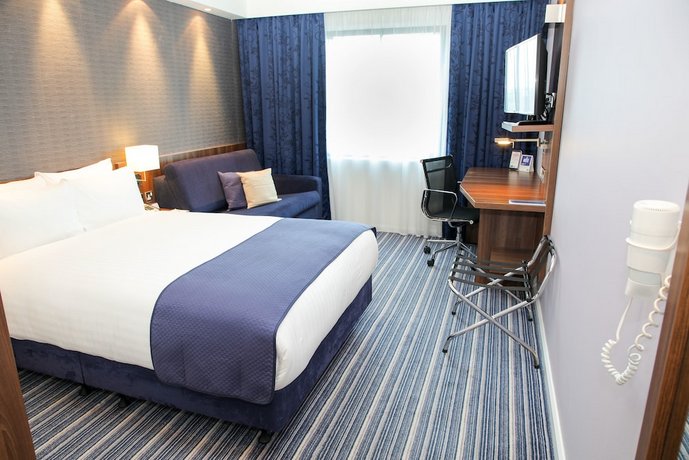 Holiday Inn Express London Heathrow T5