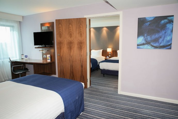 Holiday Inn Express London Heathrow T5