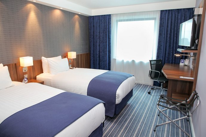 Holiday Inn Express London Heathrow T5