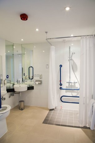 Holiday Inn Express London Heathrow T5
