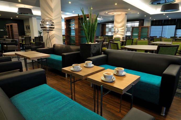 Holiday Inn Express London Heathrow T5