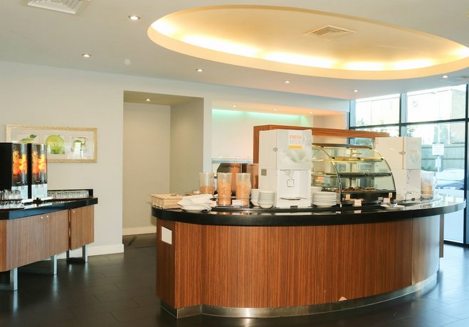 Holiday Inn Express London Heathrow T5