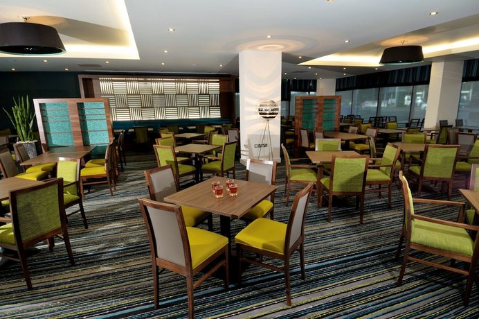 Holiday Inn Express London Heathrow T5