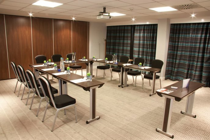 Holiday Inn Express London Heathrow T5