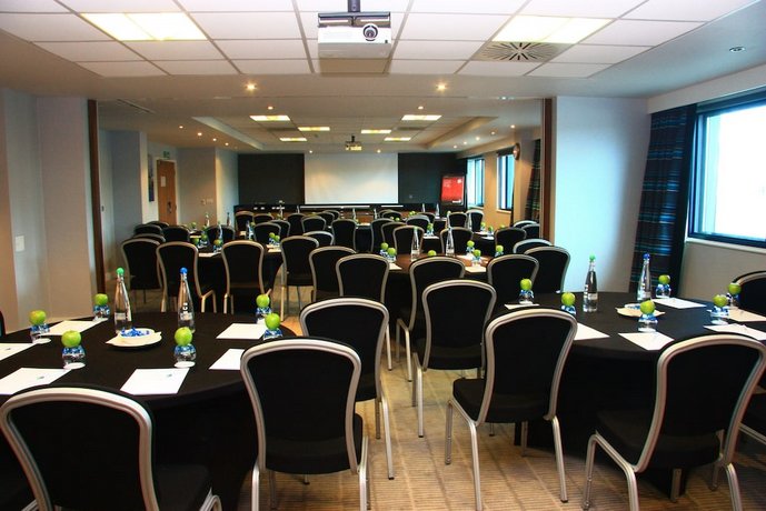 Holiday Inn Express London Heathrow T5