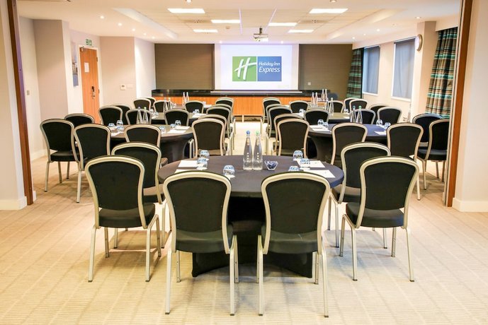 Holiday Inn Express London Heathrow T5