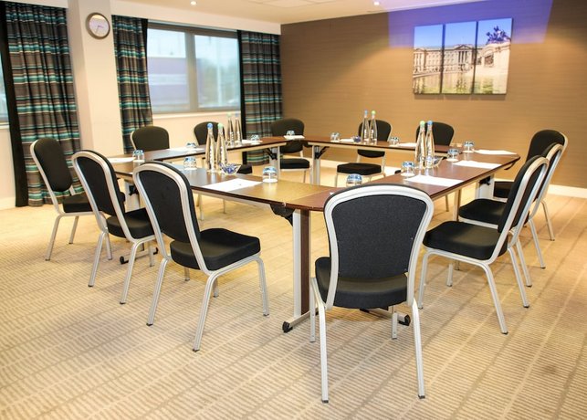 Holiday Inn Express London Heathrow T5