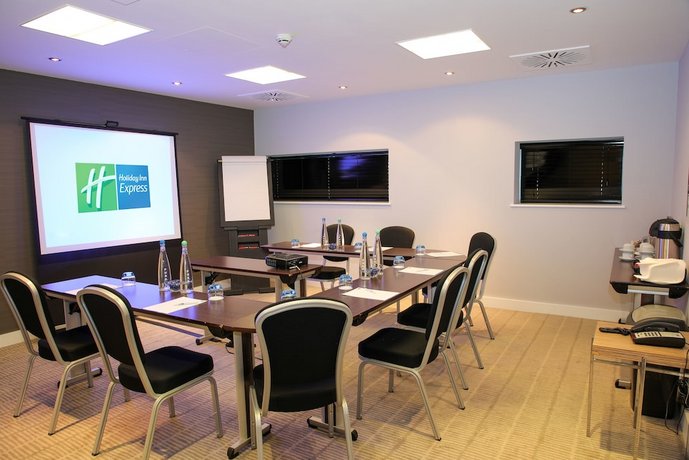 Holiday Inn Express London Heathrow T5