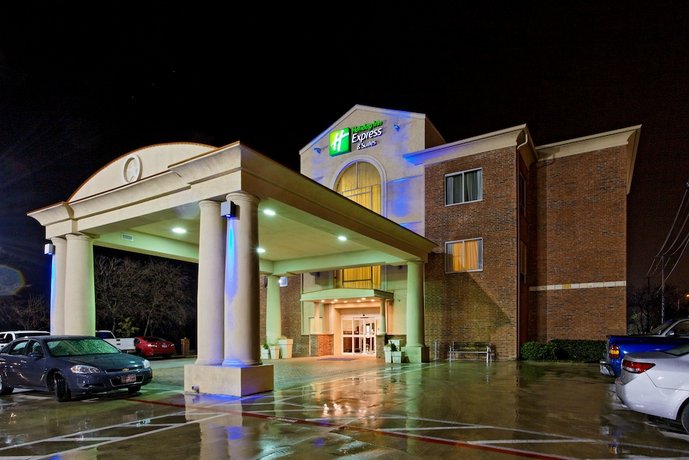 Holiday Inn Express & Suites San Antonio South