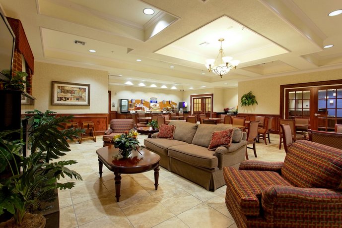 Holiday Inn Express & Suites San Antonio South