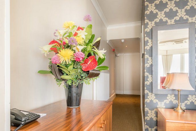 Queens Hotel & Spa