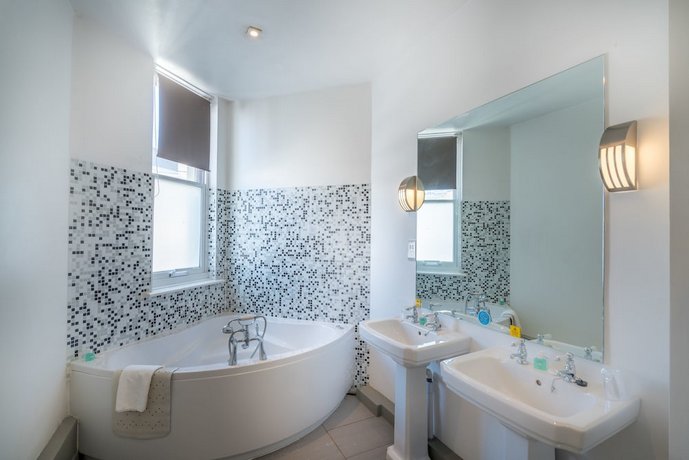 Queens Hotel & Spa