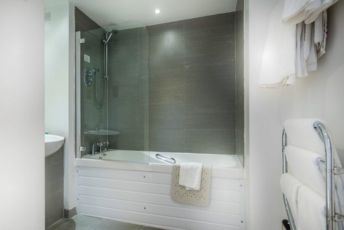 Queens Hotel & Spa