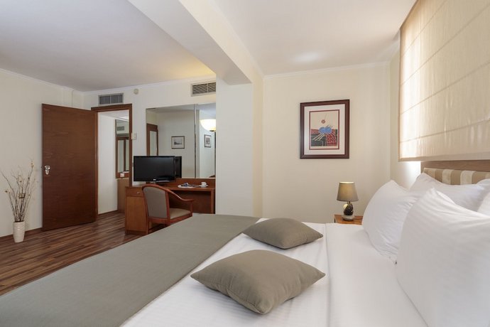 Best Western Plus Hotel Plaza Rhodes