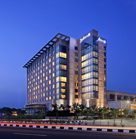 Radisson Blu Hotel Amritsar Sri Guru Ram Das Jee International Airport India thumbnail