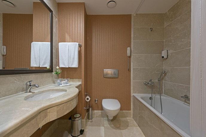 Novum Garden Side Hotel