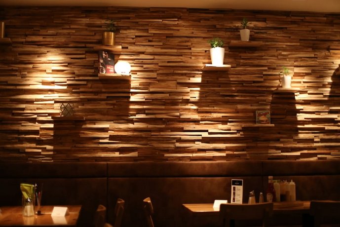 Hotel Five