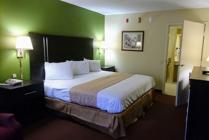 Travelodge by Wyndham Knoxville East