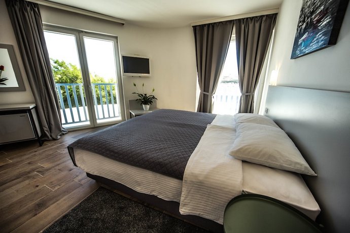 Hotel Plaza Pag