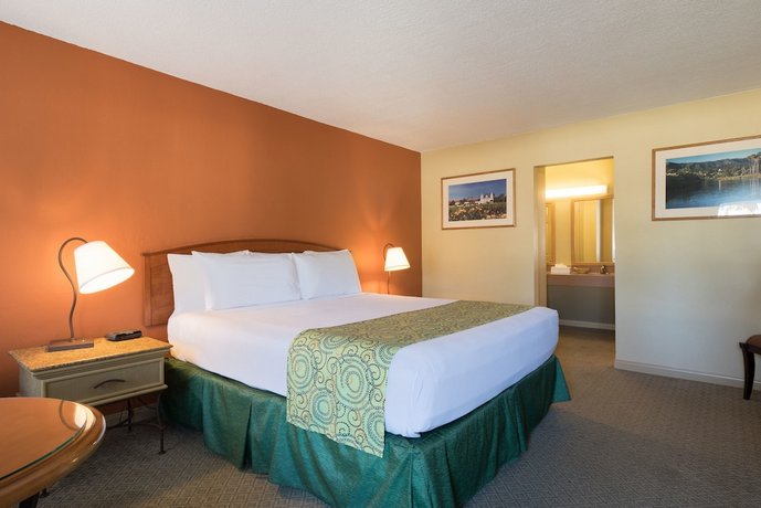 Sandpiper Lodge - Santa Barbara