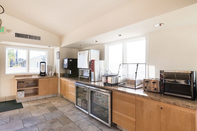 Sandpiper Lodge - Santa Barbara