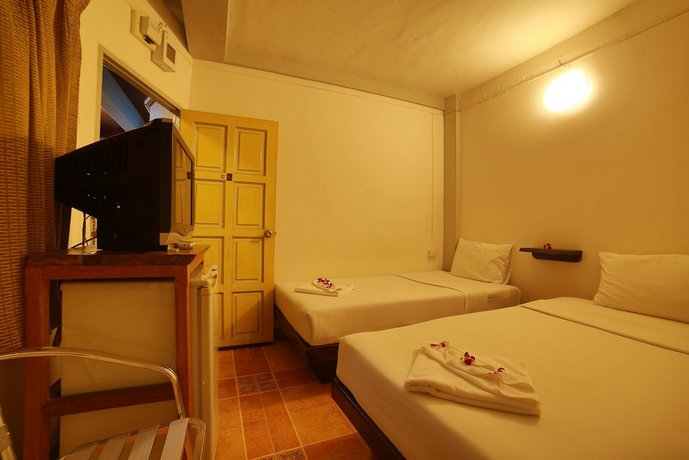 Relax Guesthouse Patong