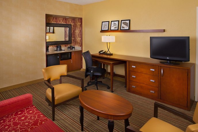 Courtyard by Marriott Baton Rouge Acadian Centre LSU Area