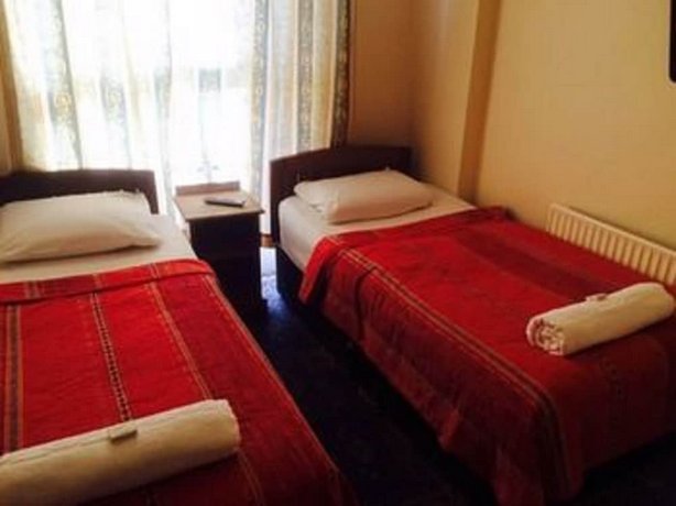 Golden Star Hotel London
