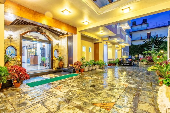 Da Yatra Courtyard Hotel 