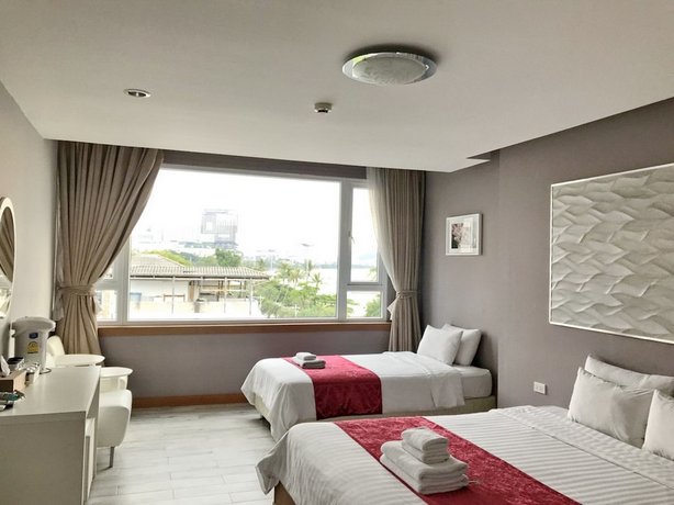 The Beach Front Resort Pattaya