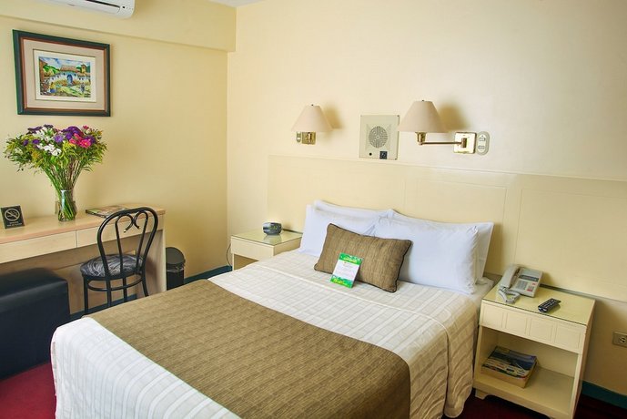 Embajadores Hotel