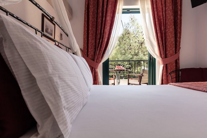 Dionysos Hotel Argo-Saronic Islands