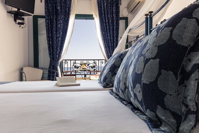 Dionysos Hotel Argo-Saronic Islands