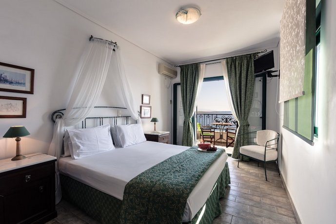Dionysos Hotel Argo-Saronic Islands
