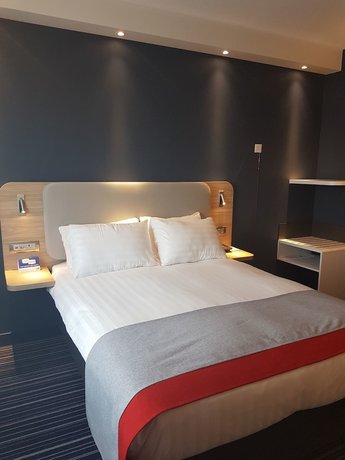 Holiday Inn Express Geneva Airport