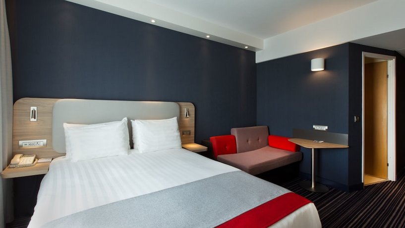 Holiday Inn Express Geneva Airport