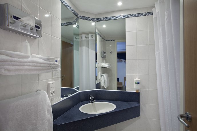 Holiday Inn Express Geneva Airport