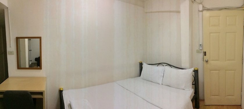 Freesia Saladaeng Silom Apartment