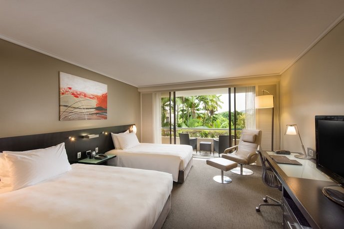 Hilton Cairns