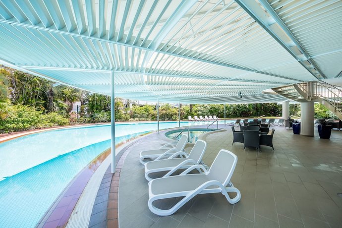 Hilton Cairns