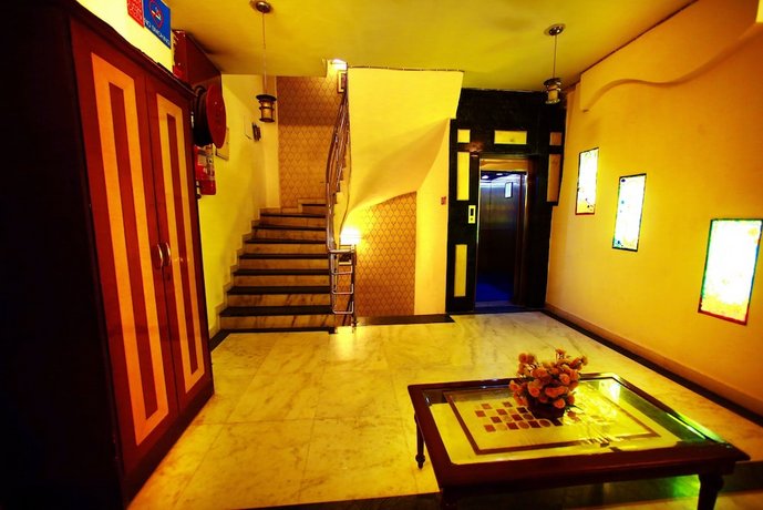 Hotel Paras International