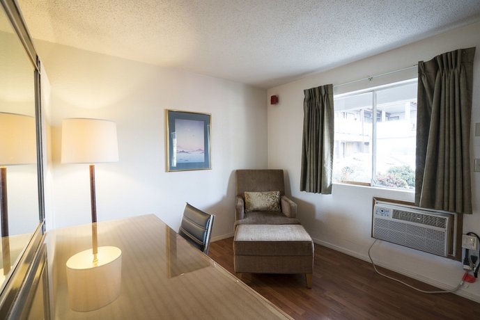 Seatac Inn