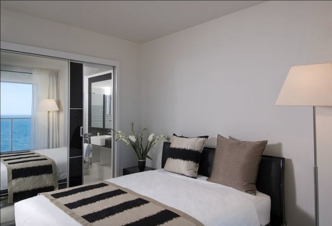 Island Luxurious Suites Hotel