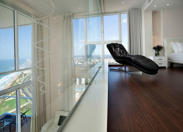 Island Luxurious Suites Hotel