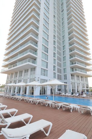 Island Luxurious Suites Hotel