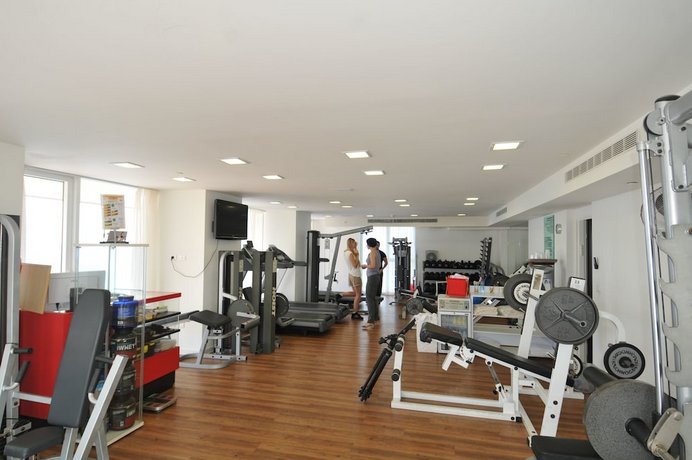 Island Luxurious Suites Hotel
