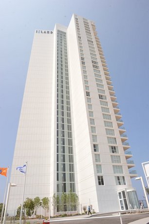 Island Luxurious Suites Hotel