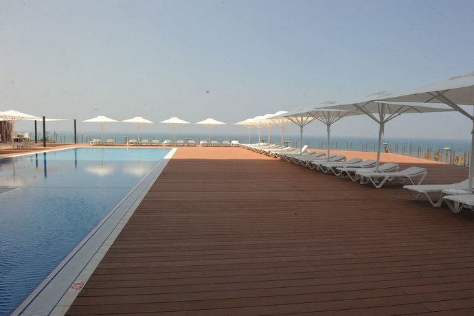 Island Luxurious Suites Hotel