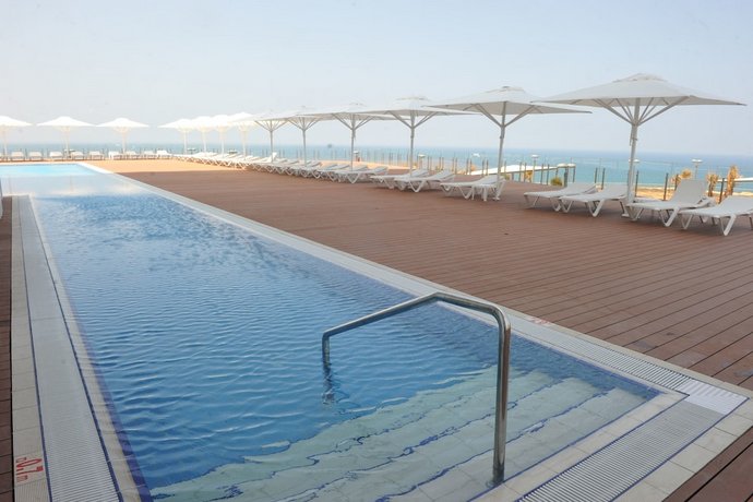 Island Luxurious Suites Hotel