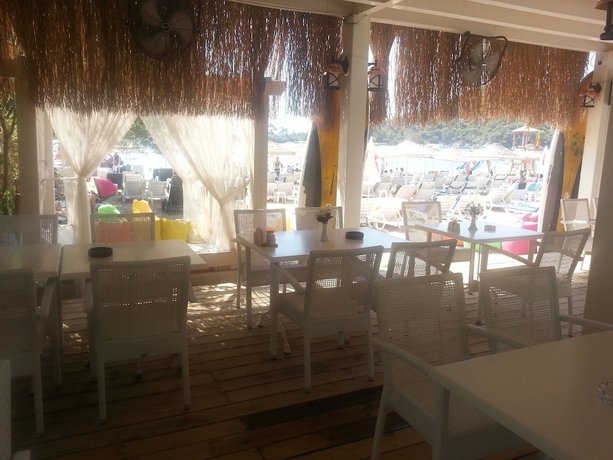 Golden Sand Beach Club & Caravan Holidays